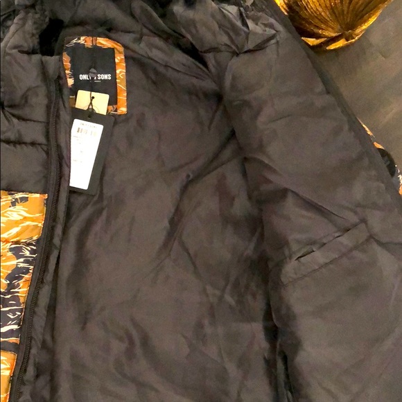 Puffer jacket for men - Picture 7 of 7